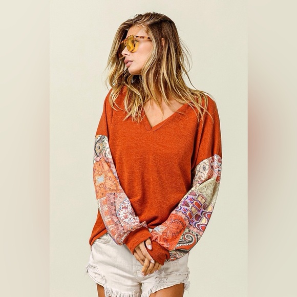 BiBi NWT Top Rust V-neck Printed Sleeves Soft Jersey Size small- X-Large - Picture 2 of 2